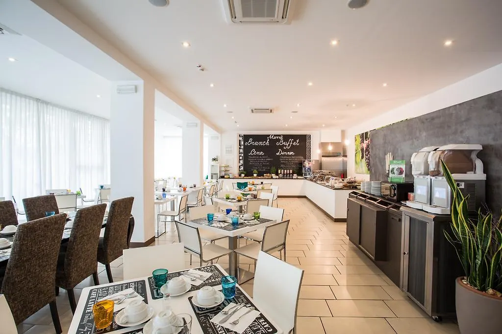 צ'סנטיקו Color Mokambo Shore Family Hotel