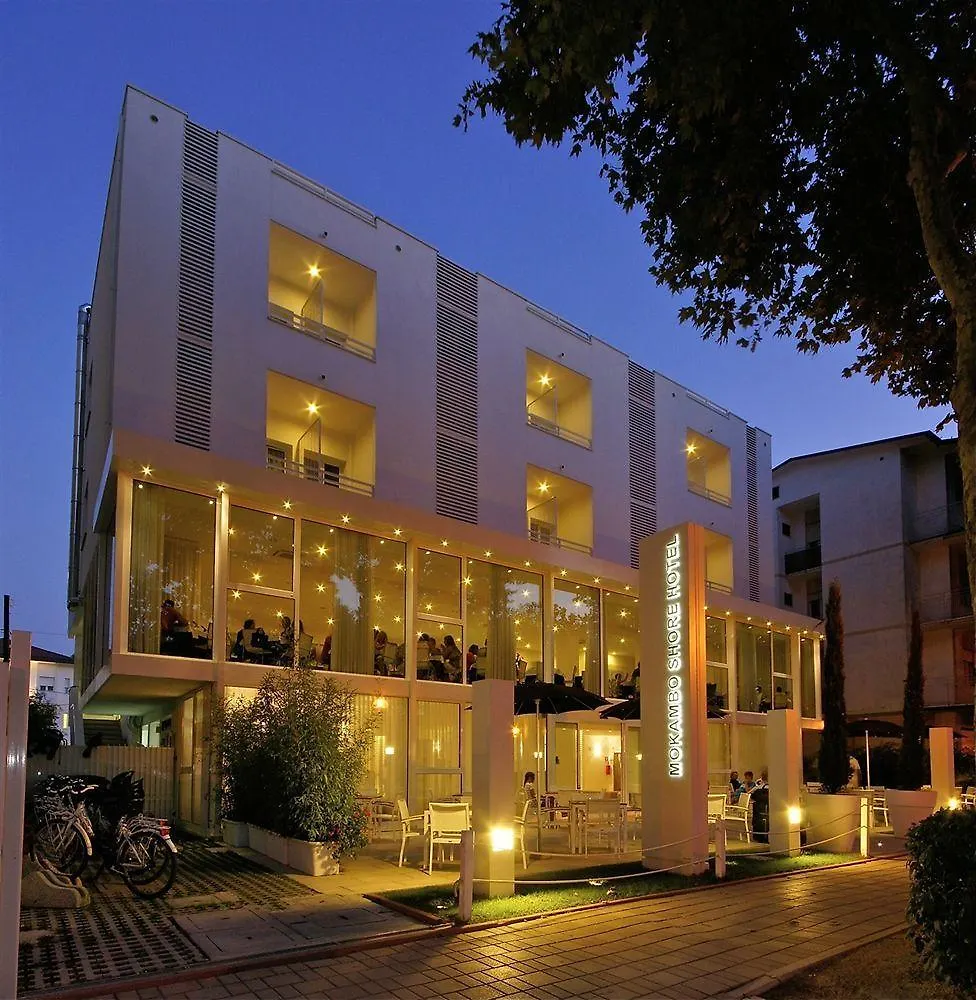 צ'סנטיקו Color Mokambo Shore Family Hotel