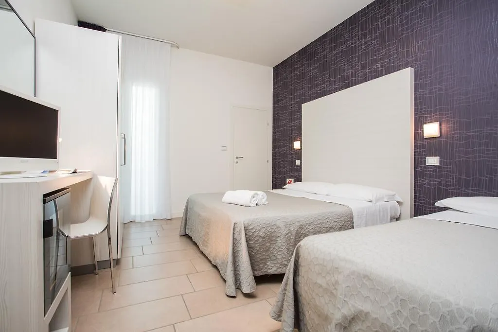 צ'סנטיקו Color Mokambo Shore Family Hotel