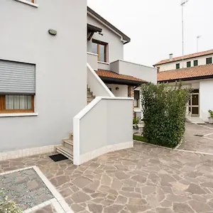 https://casa-di-chiara.hotelinveneto.com
